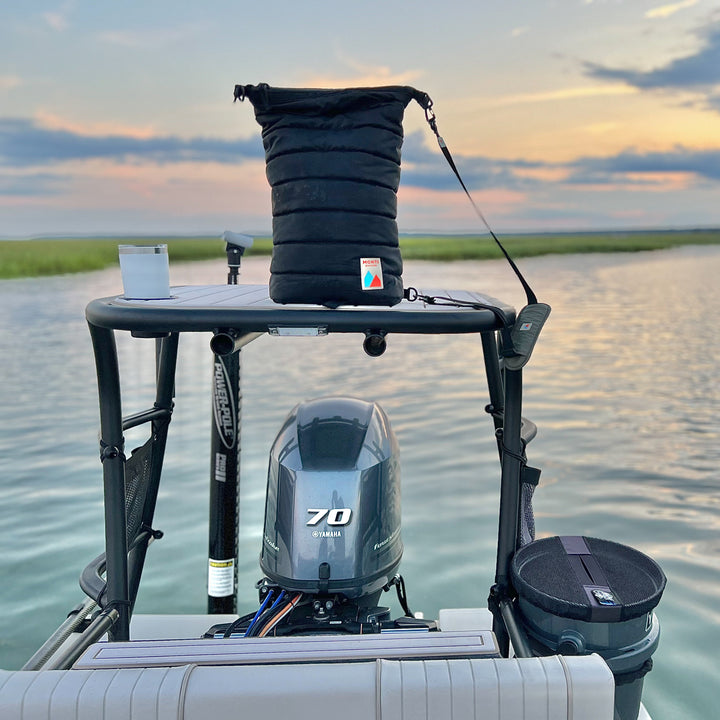 Monti Coolers Mayfly 14L cooler with sturdy handle and compact design, perfect for outdoor trips and keeping beverages cold.
