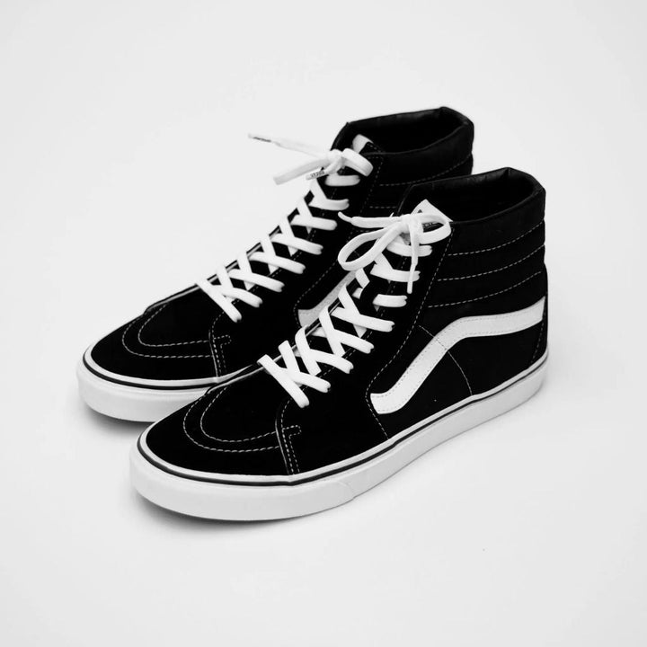 Bread Cloud White elastic shoelace, soft stretchable laces for sneakers, shown in a natural close-up image.