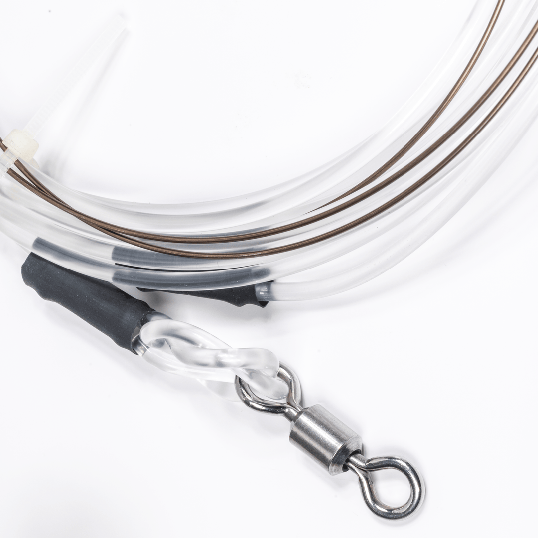 Mustad BlacktipH Monster Shark Rig with 16/0 hook and #19 wire, designed for big game shark fishing.