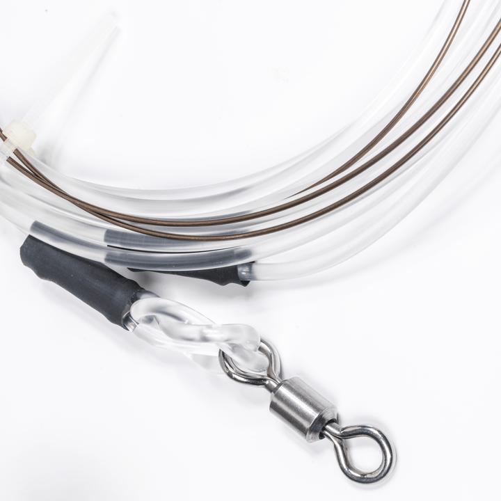 Mustad BlacktipH Monster Shark Rig with 16/0 hook and #19 wire, designed for big game shark fishing.