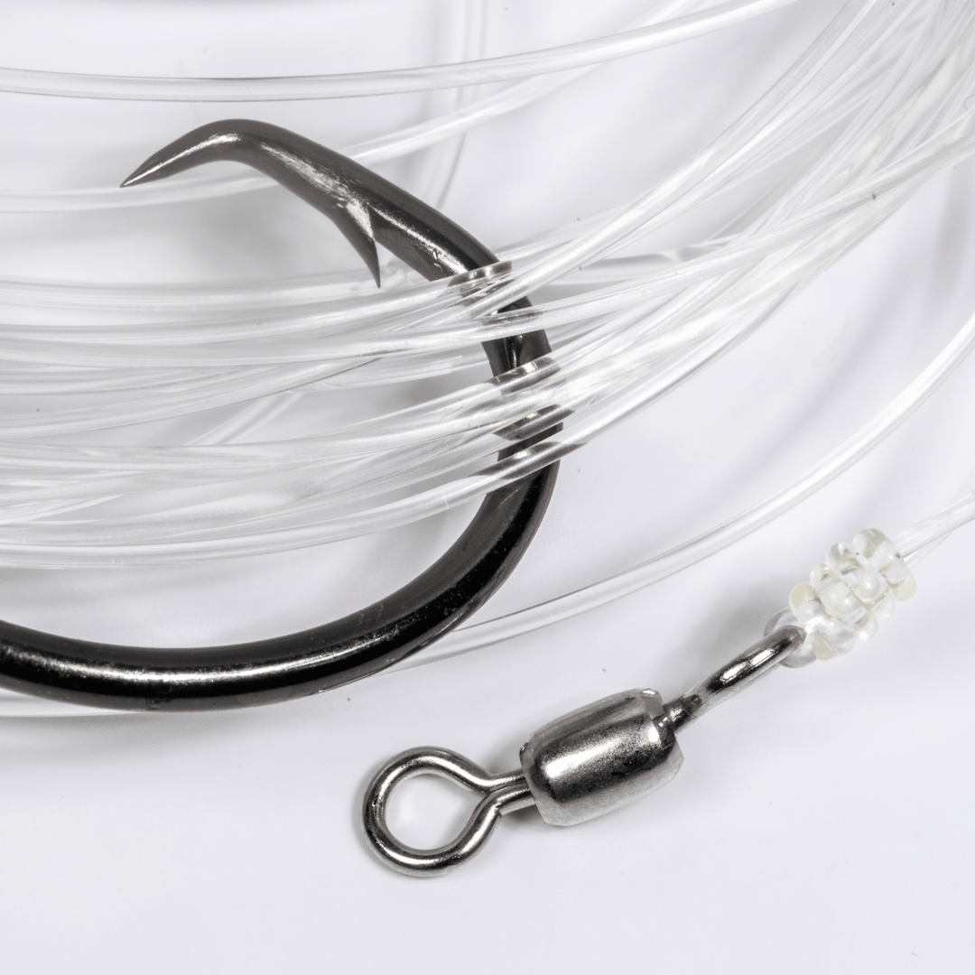 BlacktipH Mustad Live Bait Rig with 7/0 circle hook in medium size, featuring durable construction and black finish for fishing.