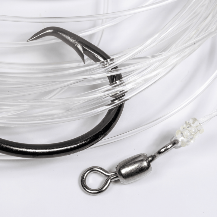 BlacktipH Mustad Live Bait Rig with 7/0 circle hook in medium size, featuring durable construction and black finish for fishing.