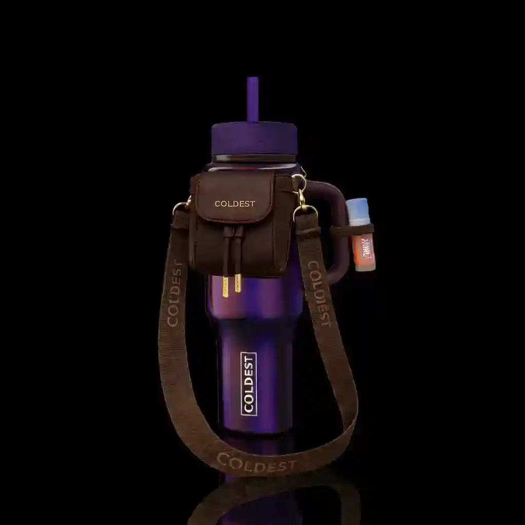 Coldest mint-colored mini backpack with squeeze holder and key hanger, compact and stylish for everyday use.