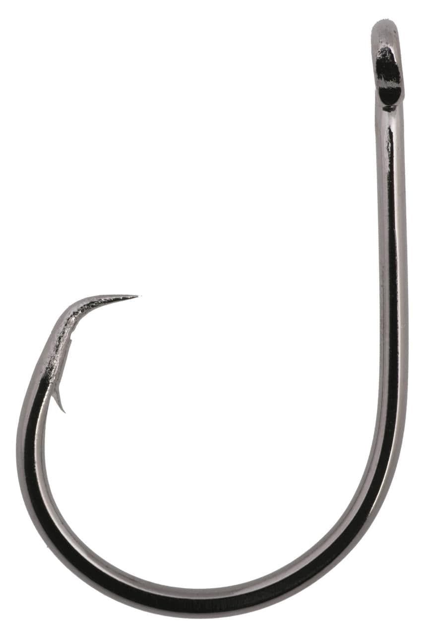 Packaged Owner SSW in-line circle hook for fishing, featuring a sharp, durable design ideal for catching large fish.