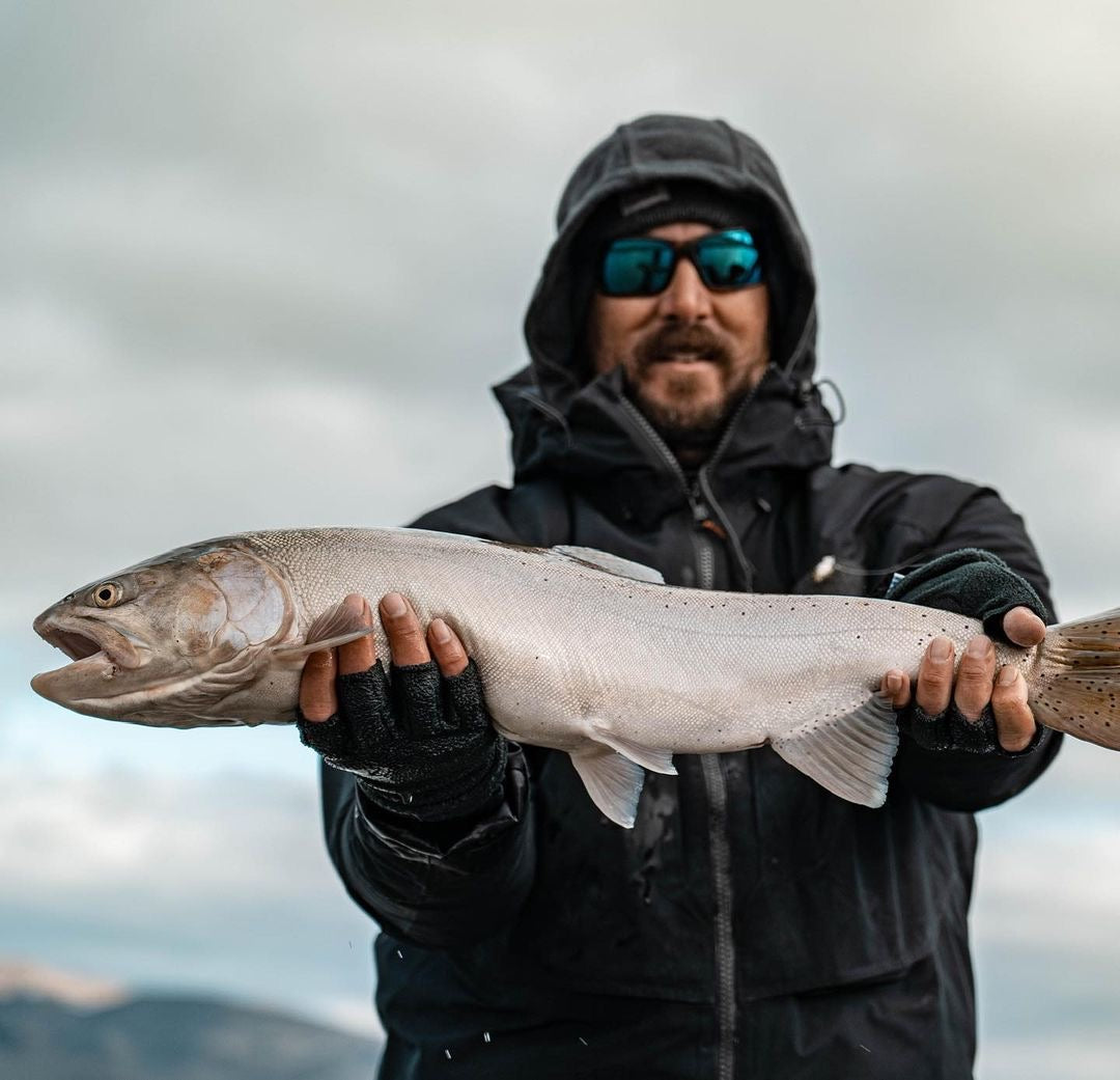 Glacier Outdoor Alaska River™ Series Fingerless Glove in Realtree Edge camouflage, designed for outdoor activities and dexterity.