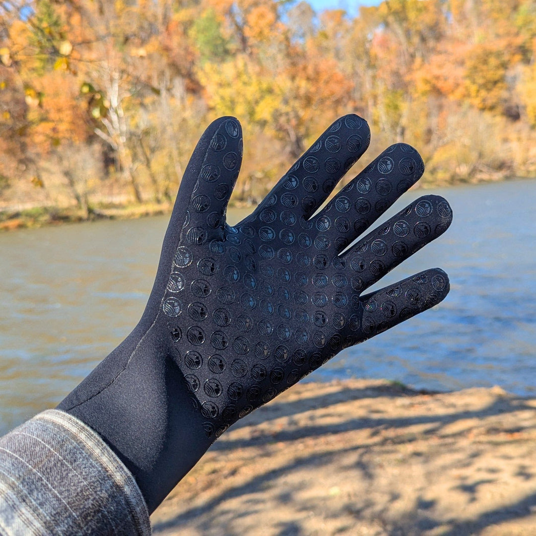Glacier Outdoor HydroGrip Max gloves with textured grip surface, black waterproof and insulated gloves for outdoor activities