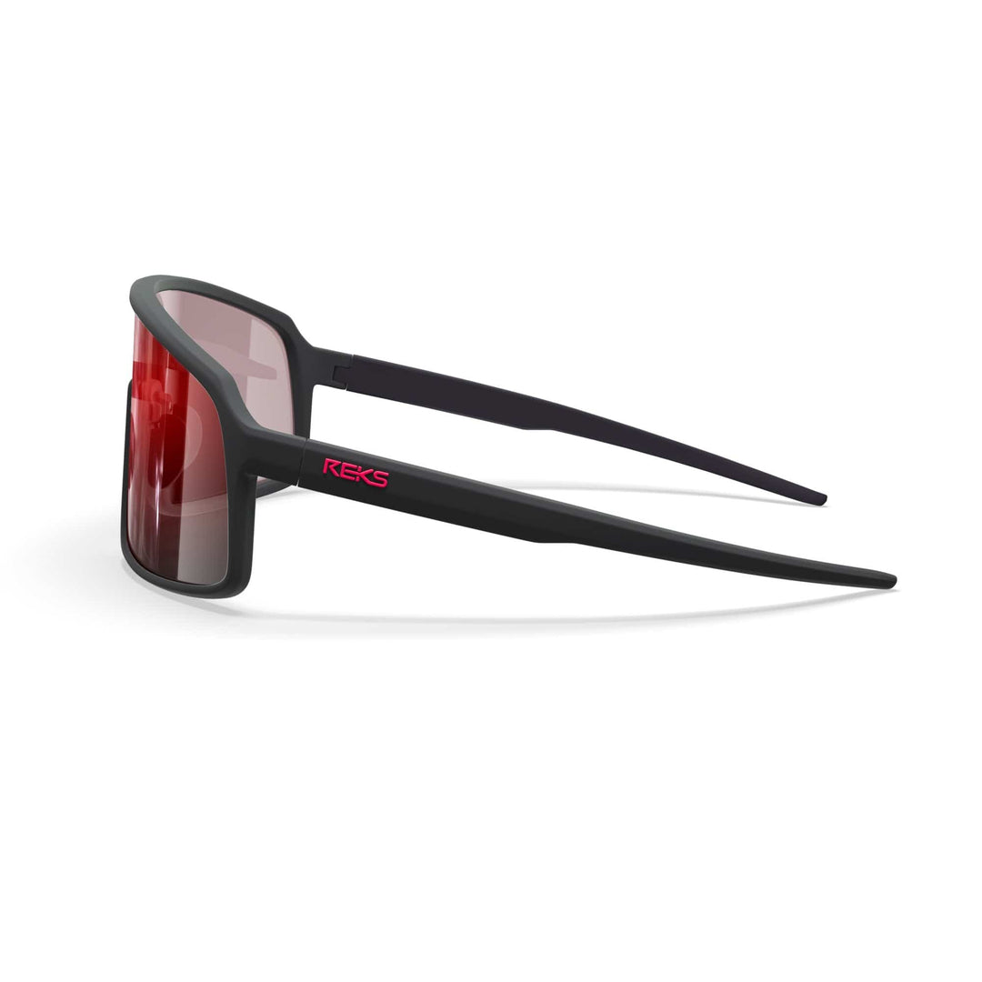 REKS® K-Shield Kontrast polarized sunglasses in black with red accents, featuring sleek frame and polarized lenses for enhanced contrast.